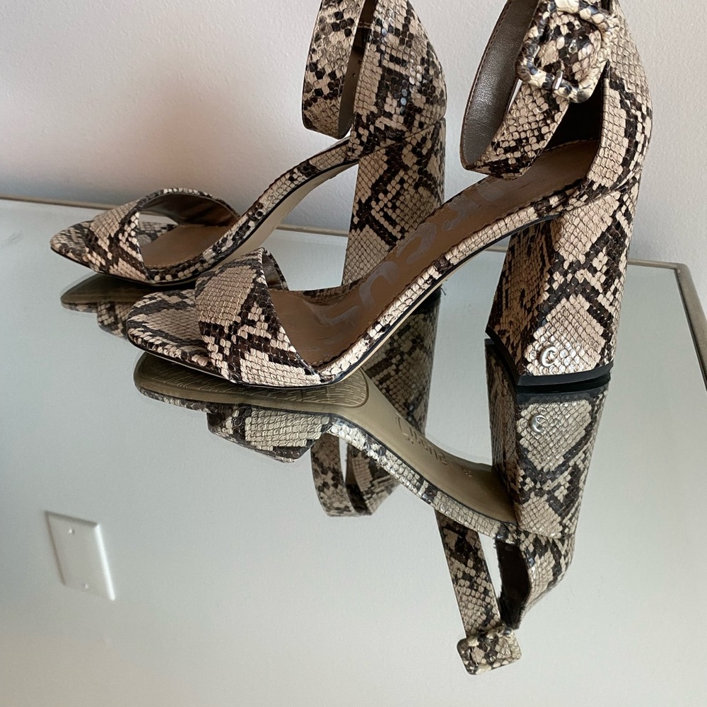 Stylish Snake Print Women's Heels